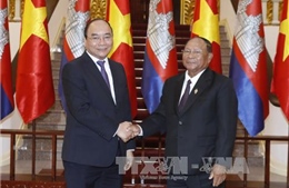 Thủ tướng Nguyễn Xuân Phúc tiếp Chủ tịch Quốc hội Vương quốc Campuchia 